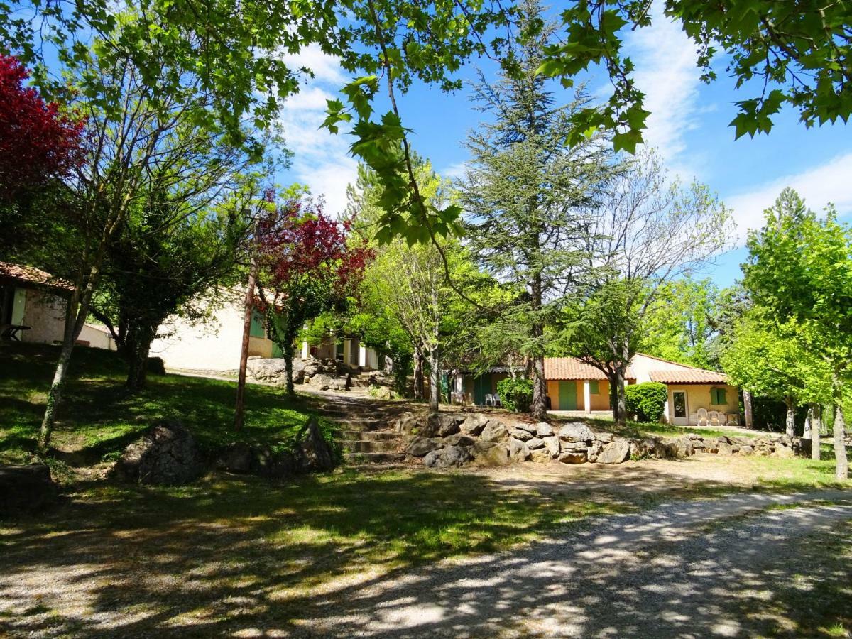 Village Vacances Les Bories Niozelles Exterior foto